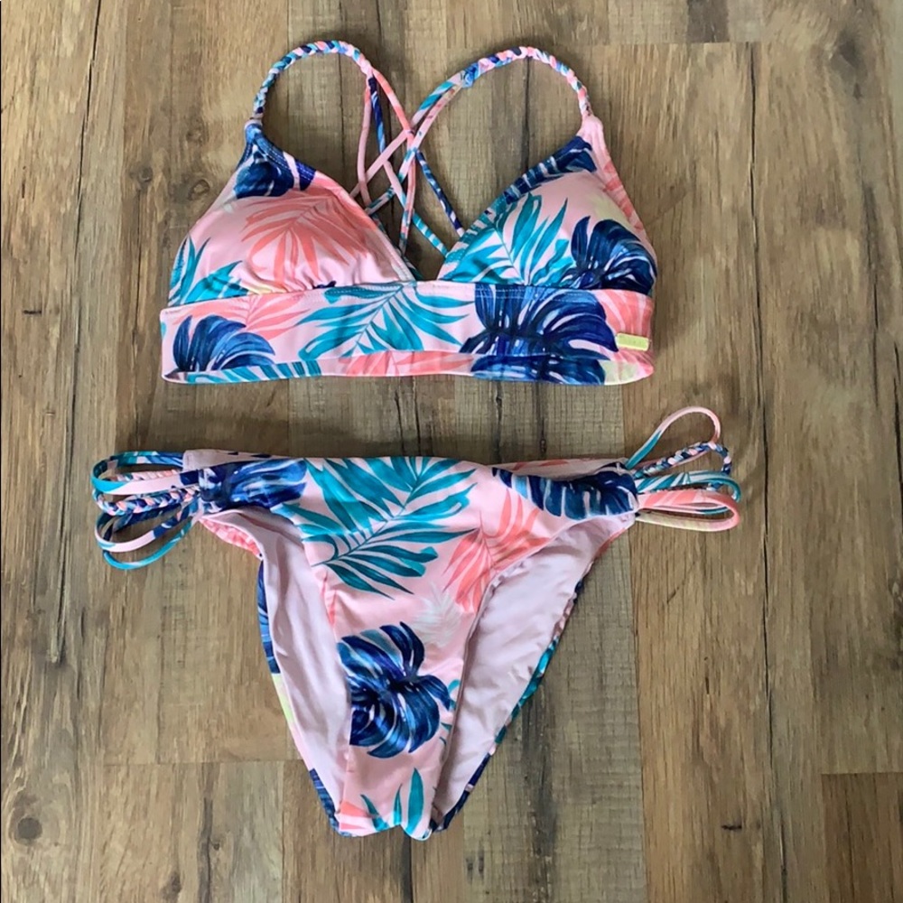Roxy Bathing Suit set